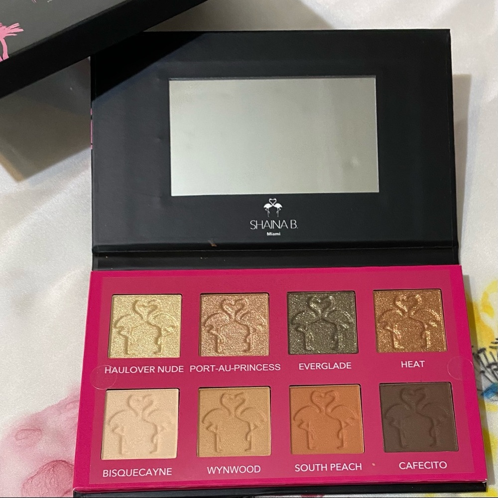 ********SOLD********Palette by Shaina B BRAND NEW